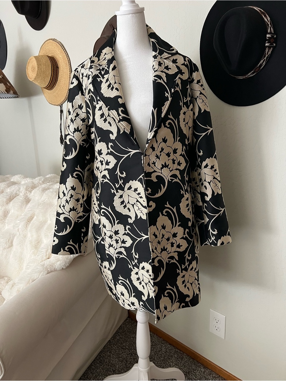 Chico's Black and Cream Floral Jacquard Longline Topper Jacket  M NWT